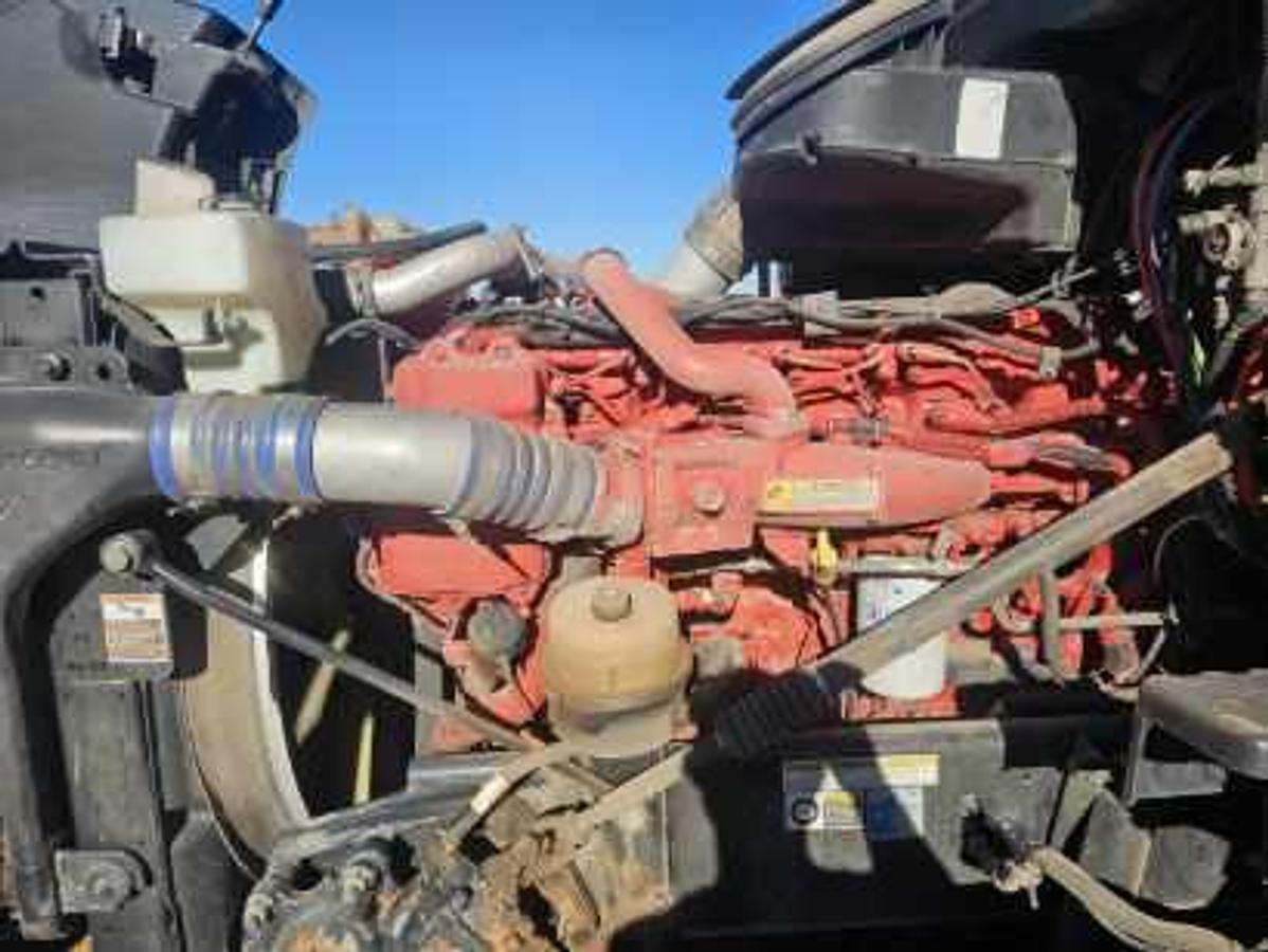 Used 2015 Peterbilt 579