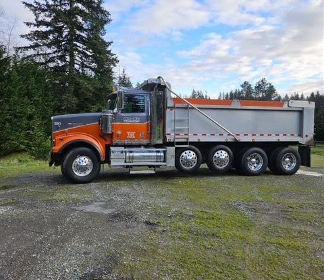 Used 2016 WESTERN STAR 4900