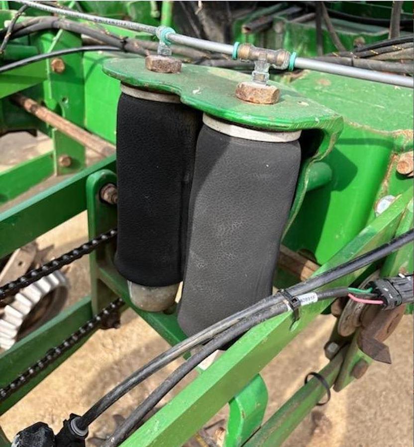 Used 2003 JOHN DEERE 1760