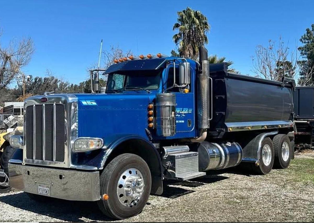 Used 2015 Peterbilt 389
