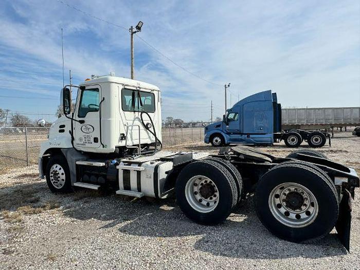 Used 2017 Mack CXU613 T