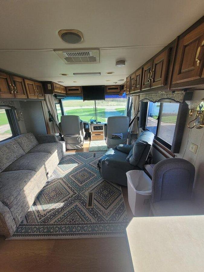 Used 2002 Holiday Rambler Endeavor