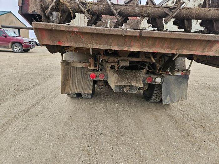 Used 1995 Freightliner FLD120 Manure Spreader