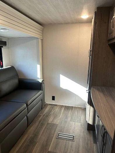 Used 2023 Rockwood Cougar Fifth Wheel