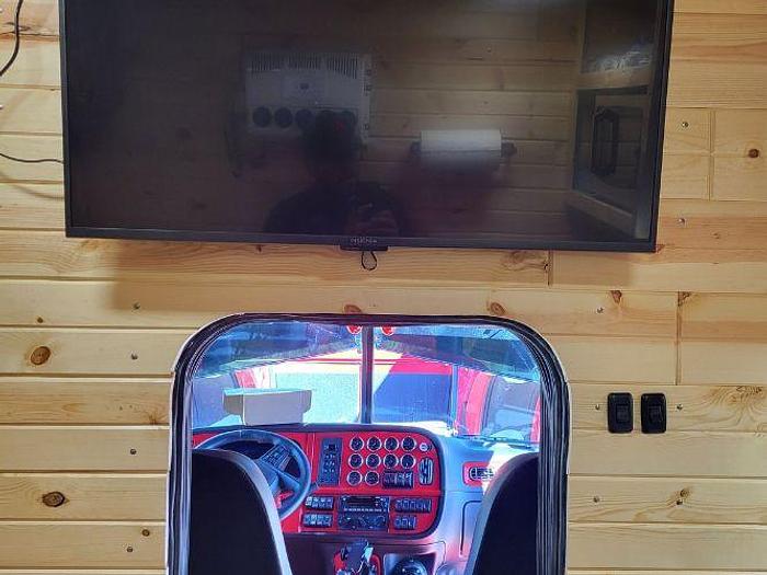 Used 2022 Peterbilt 389 Toterhome