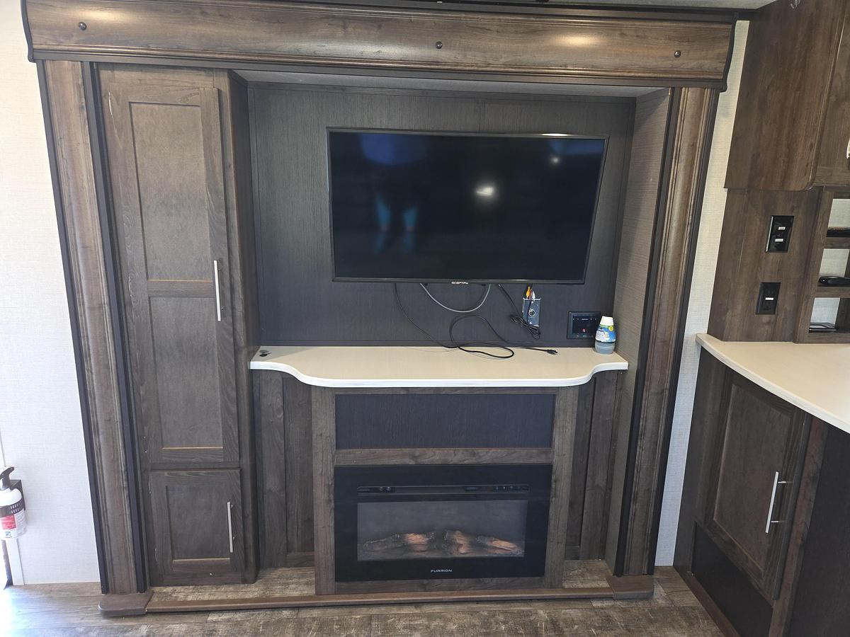 Used 2018 Crosswinds Volante VL30EK Travel Trailer