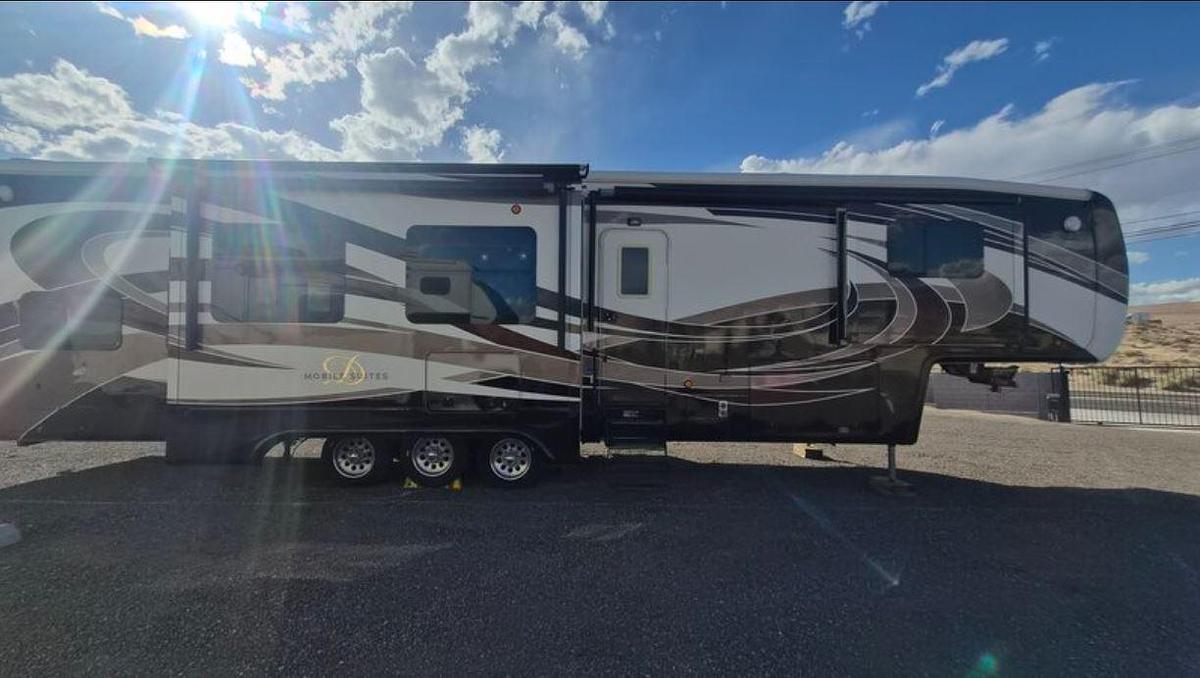 Used 2015 DRV Mobile Suites 43 Atlanta Fifth Wheel