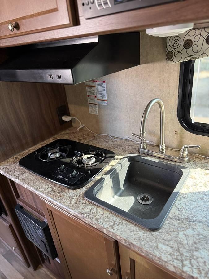 Used 2017 Coachman Clipper Ultra-Lite model 17FB