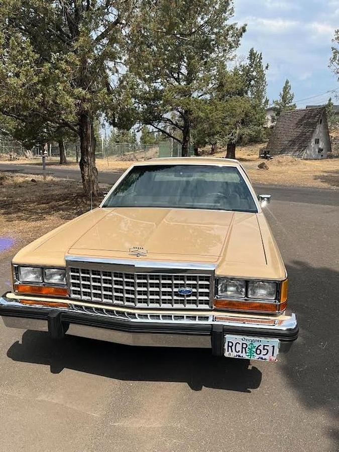 Used 1986 Ford Crown Victoria