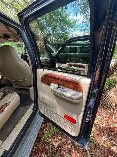 Used 2001 Ford Super Duty F-250 Lariat Flatbed