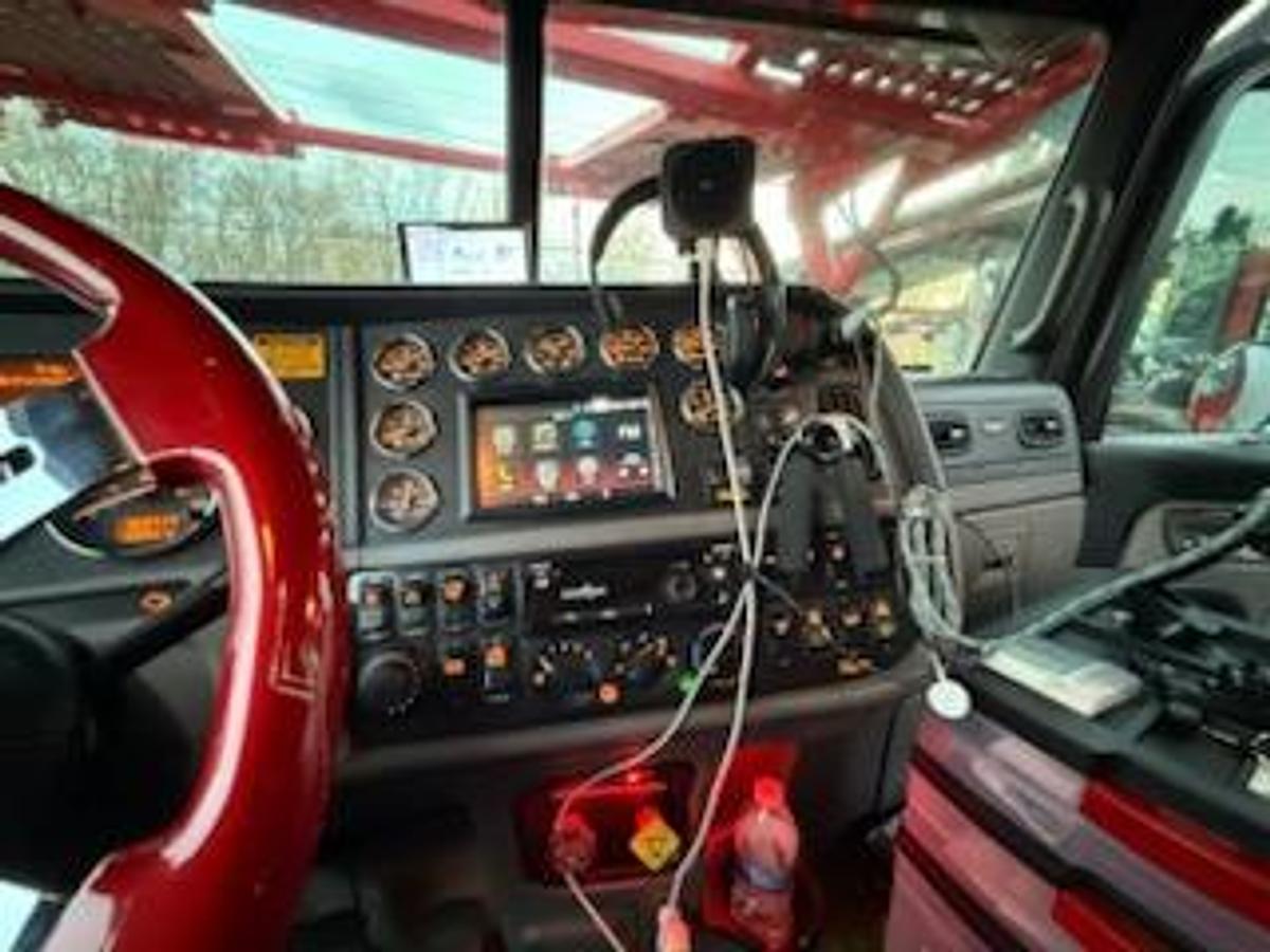 Used 2020 Peterbilt 389 Car Hauler