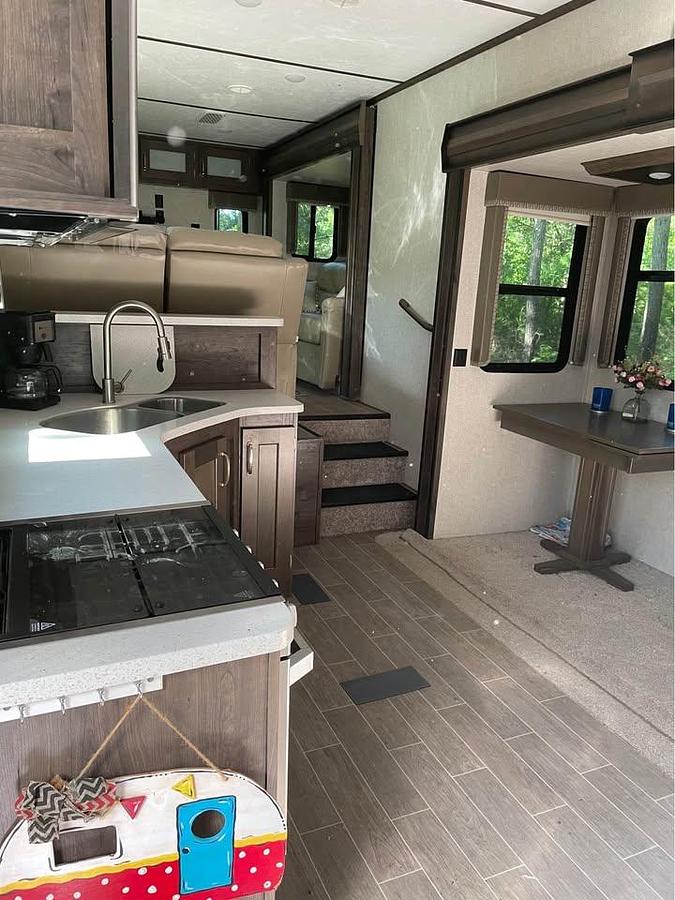 Used 2019 Keystone Montana High Country 373RD