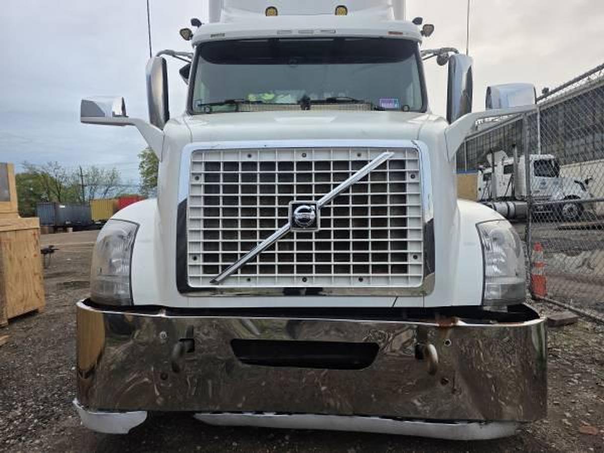 Used 2013 Volvo D13 DNL
