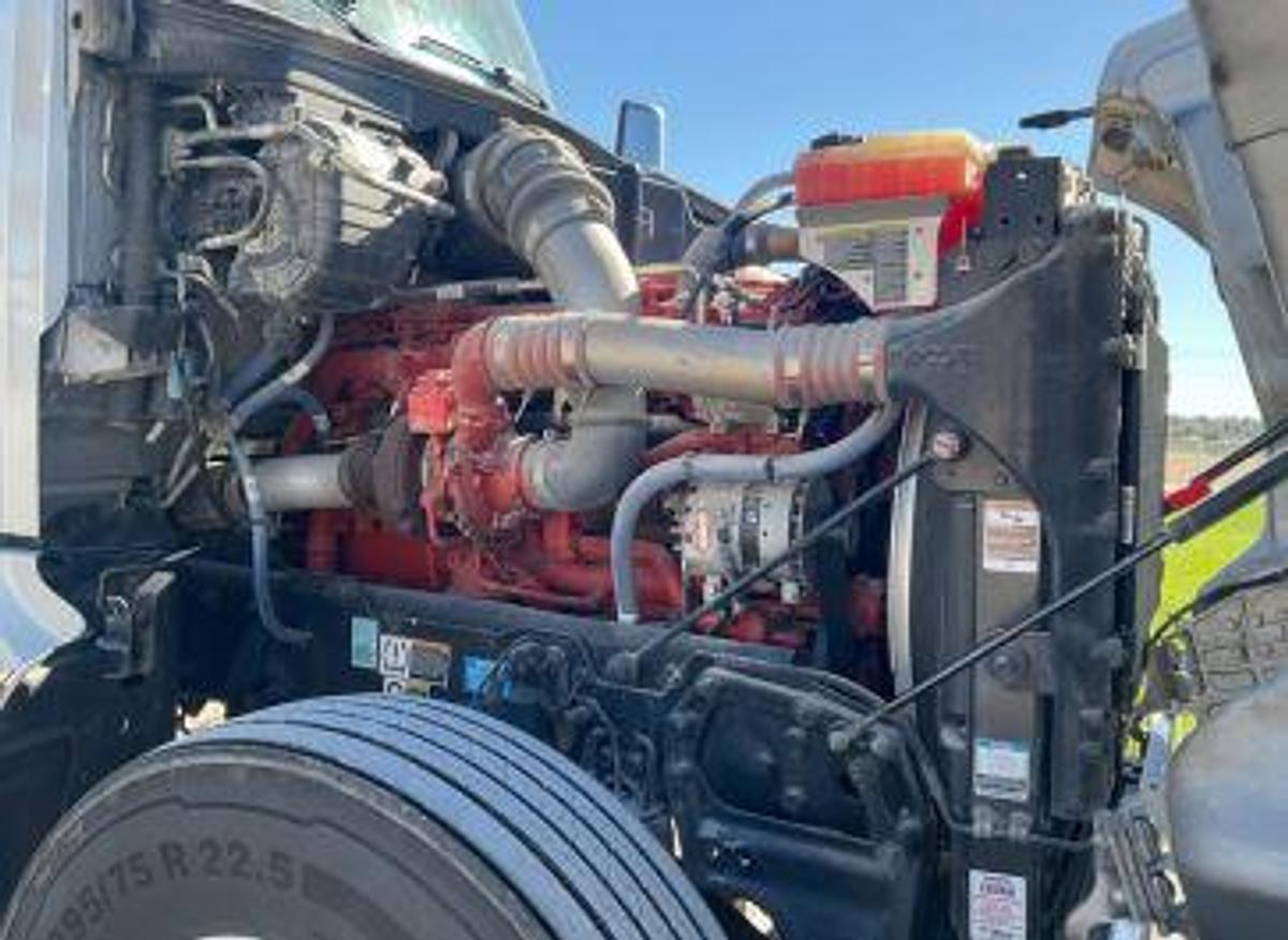 Used 2023 Peterbilt 567