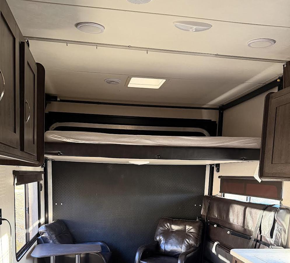 Used 2018 Forest River Wildwood Travel Trailer