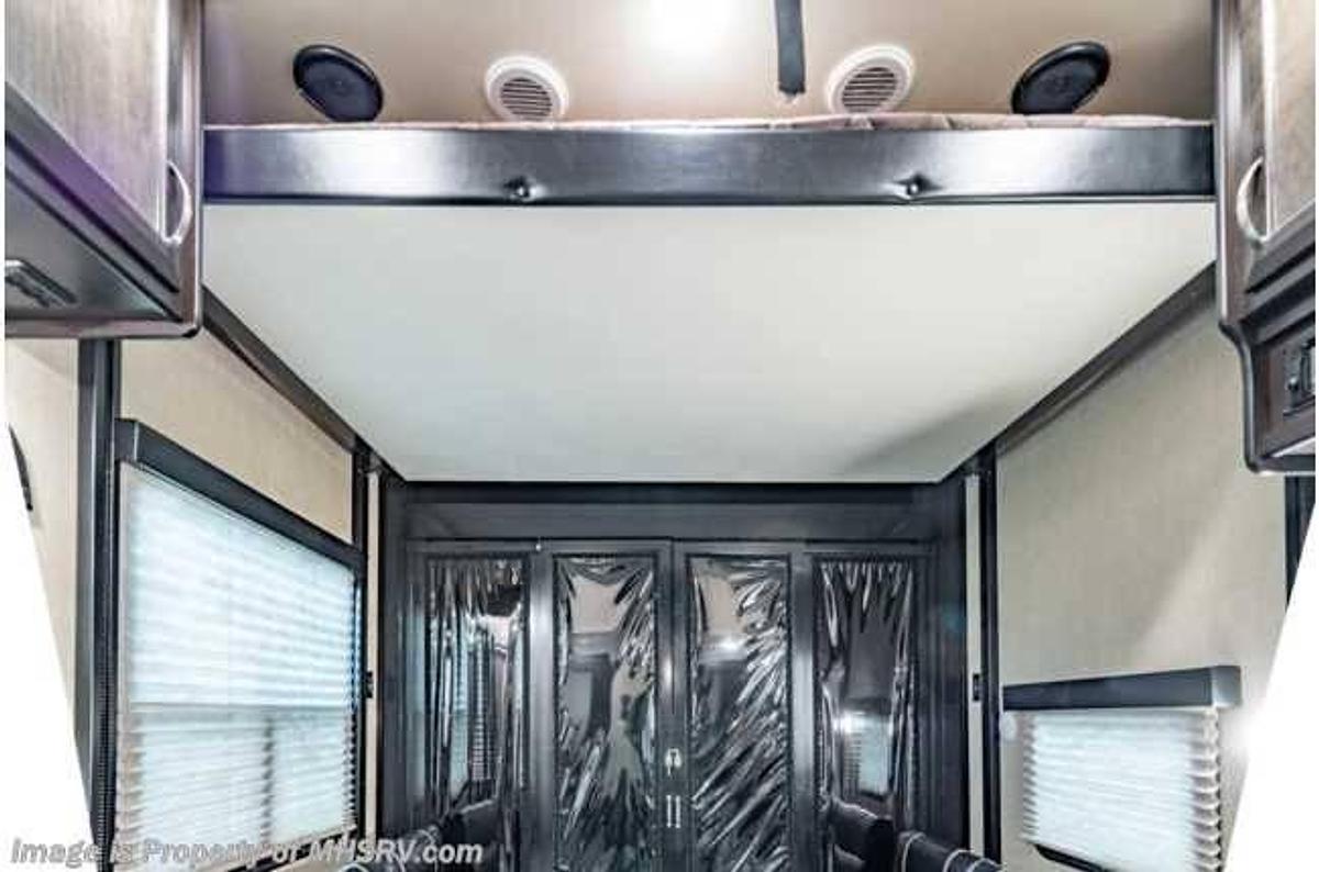 Used 2017 Dutchmen Voltage Epic V3900