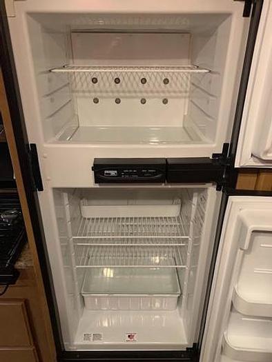 Used 2015 Thor Motor Coach Axis 25.2