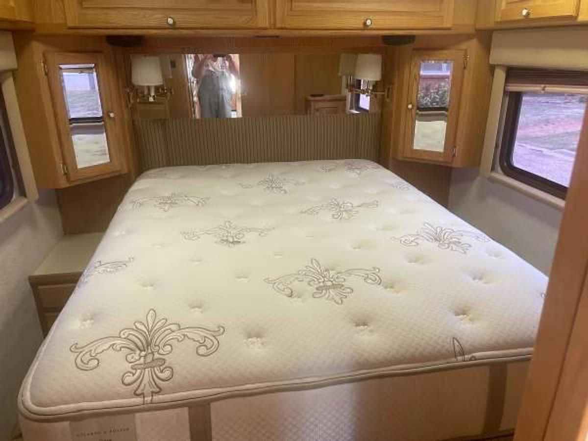 Used 1996 Foretravel U270 36' Class A Diesel Pusher