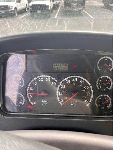 Used 2010 Freightliner M2106 Box Truck