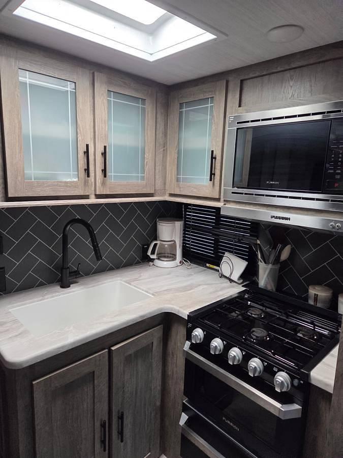 Used 2020 Forest River Salem Hemisphere 22RBHL