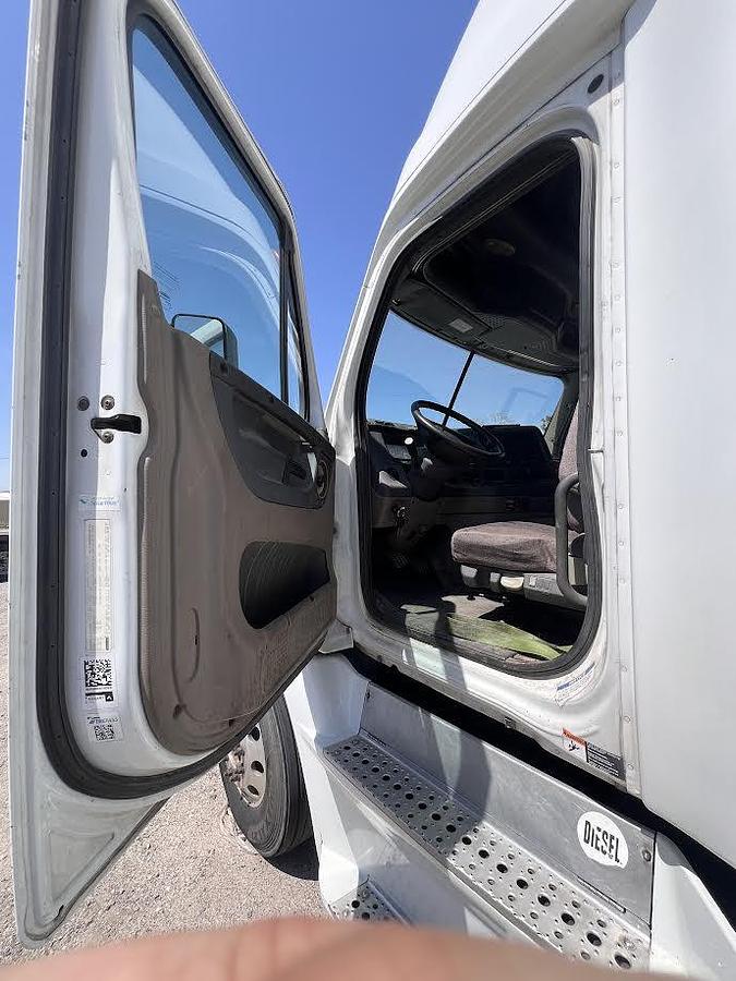 Used 2014 Freightliner 125