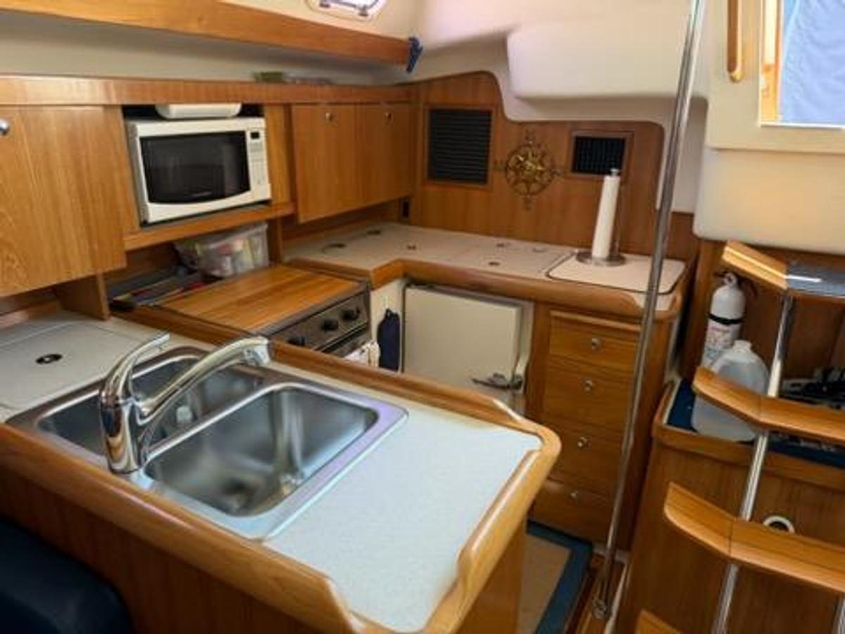Used 2004 Catalina 350
