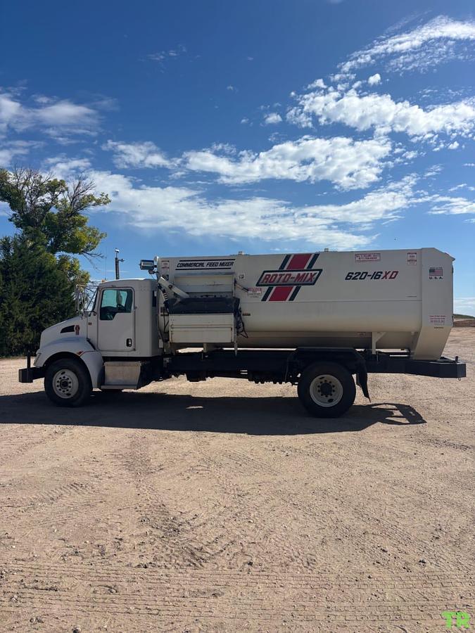 Used 2017 Roto-Mix 620-16XD Commercial Feed Mixer