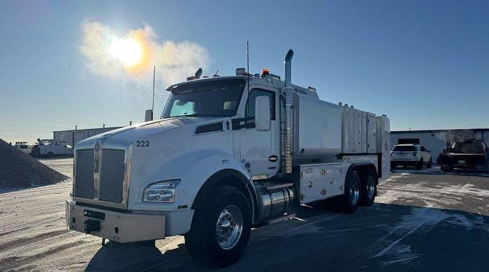 Used 2024 KENWORTH T880 Fuel Truck