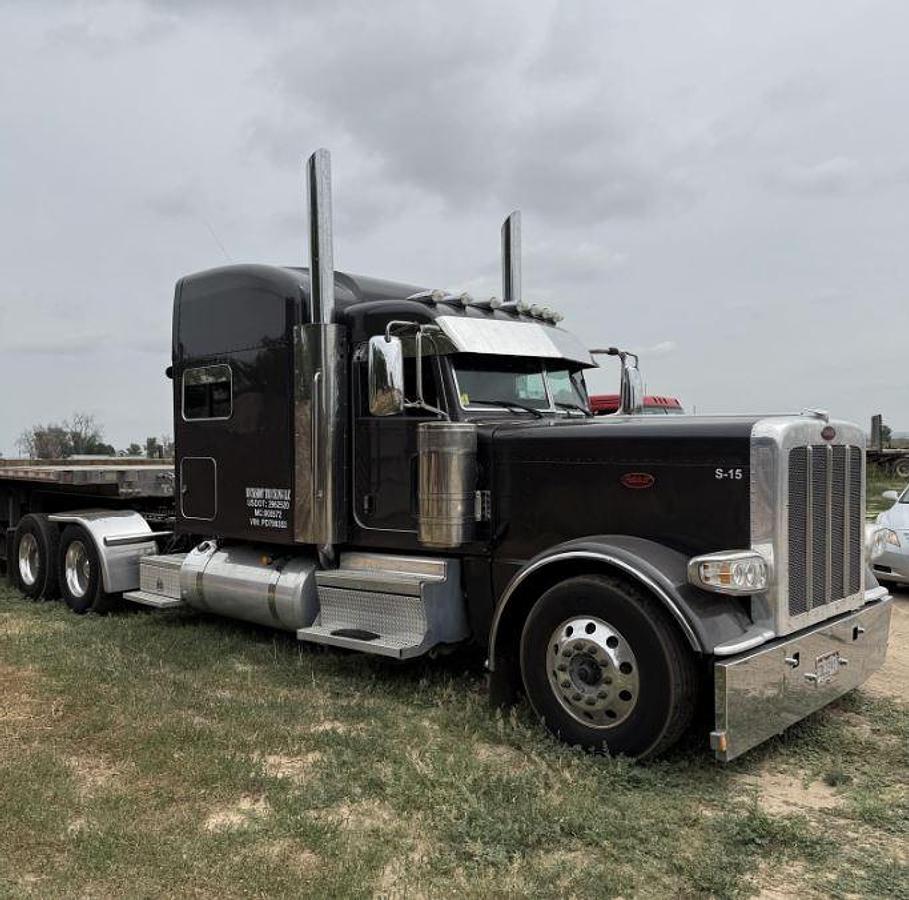Used 2023 PETERBILT 389 Sleeper Semi Truck