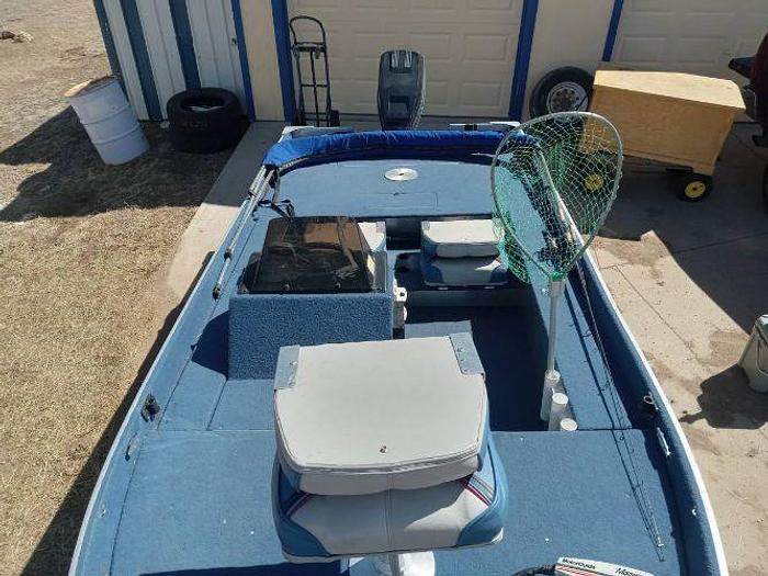 Used 1990 Bass Dominator 16 ft boat