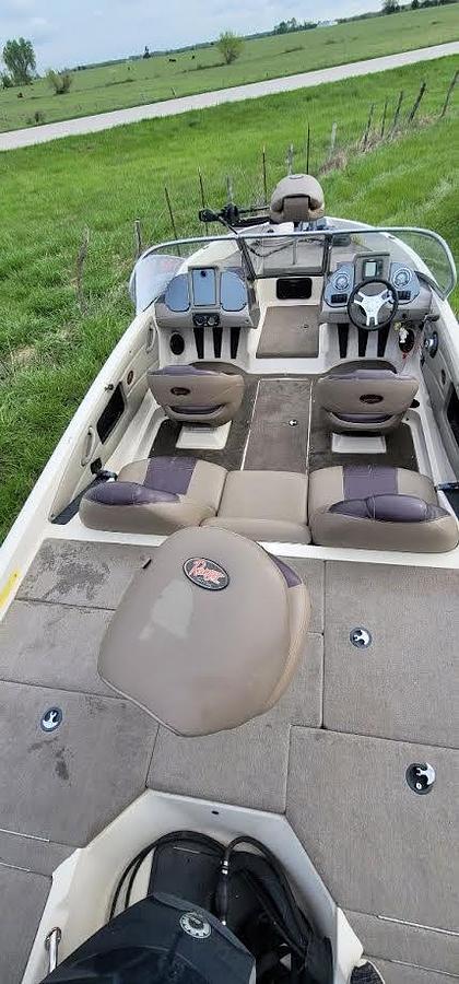 Used 2010 Ranger Reata 211 Fishing Boat