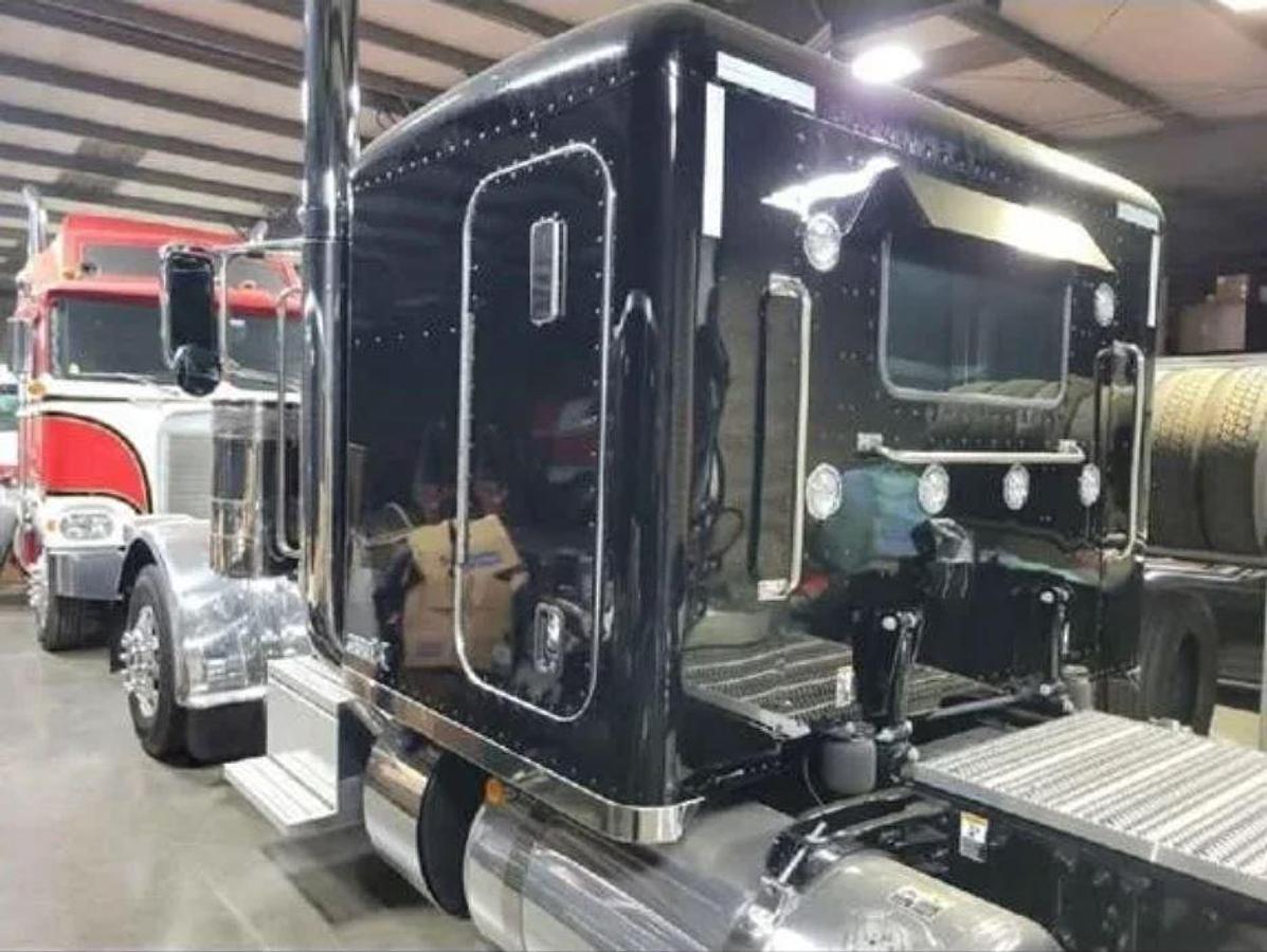 Used 2024 Peterbilt 389X Sleeper Semi Truck