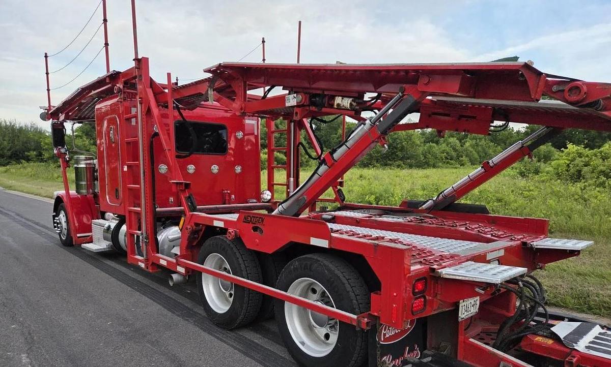 Used 2021 Peterbilt 389