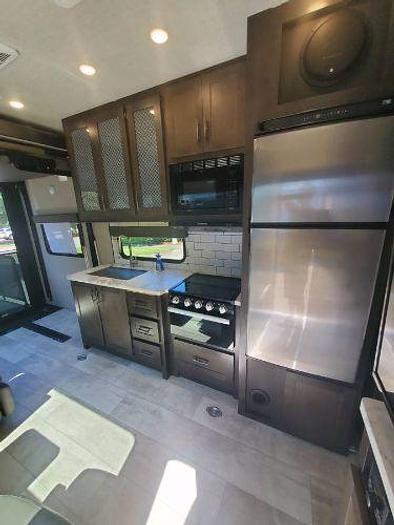 Used 2021 Grand Design Momentum 21G