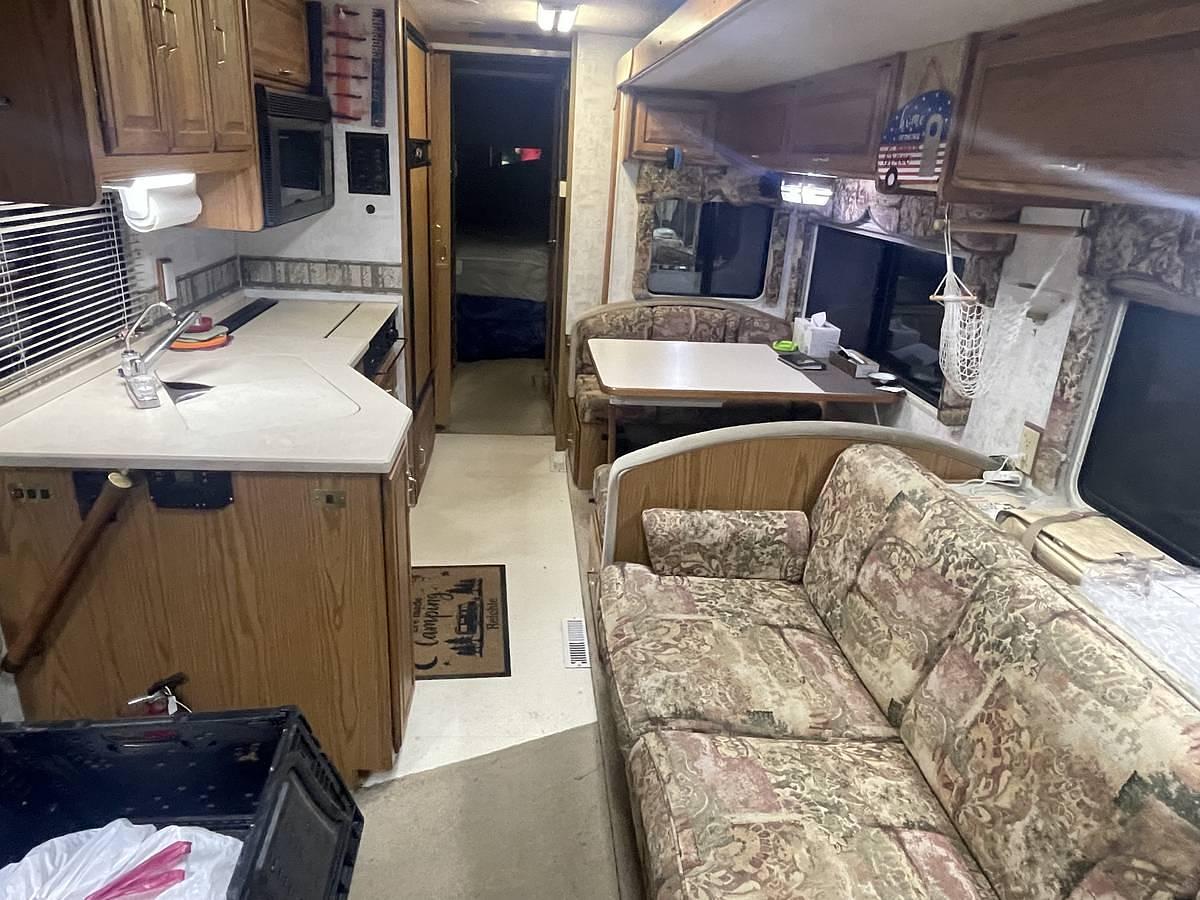 Used 1999 Itasca Suncruiser Diesel Pusher Class A Motorhome