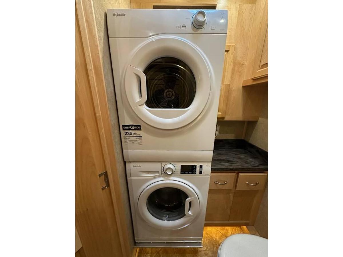 Used 2014 Show Hauler 36KTSSL Super C Motorhome