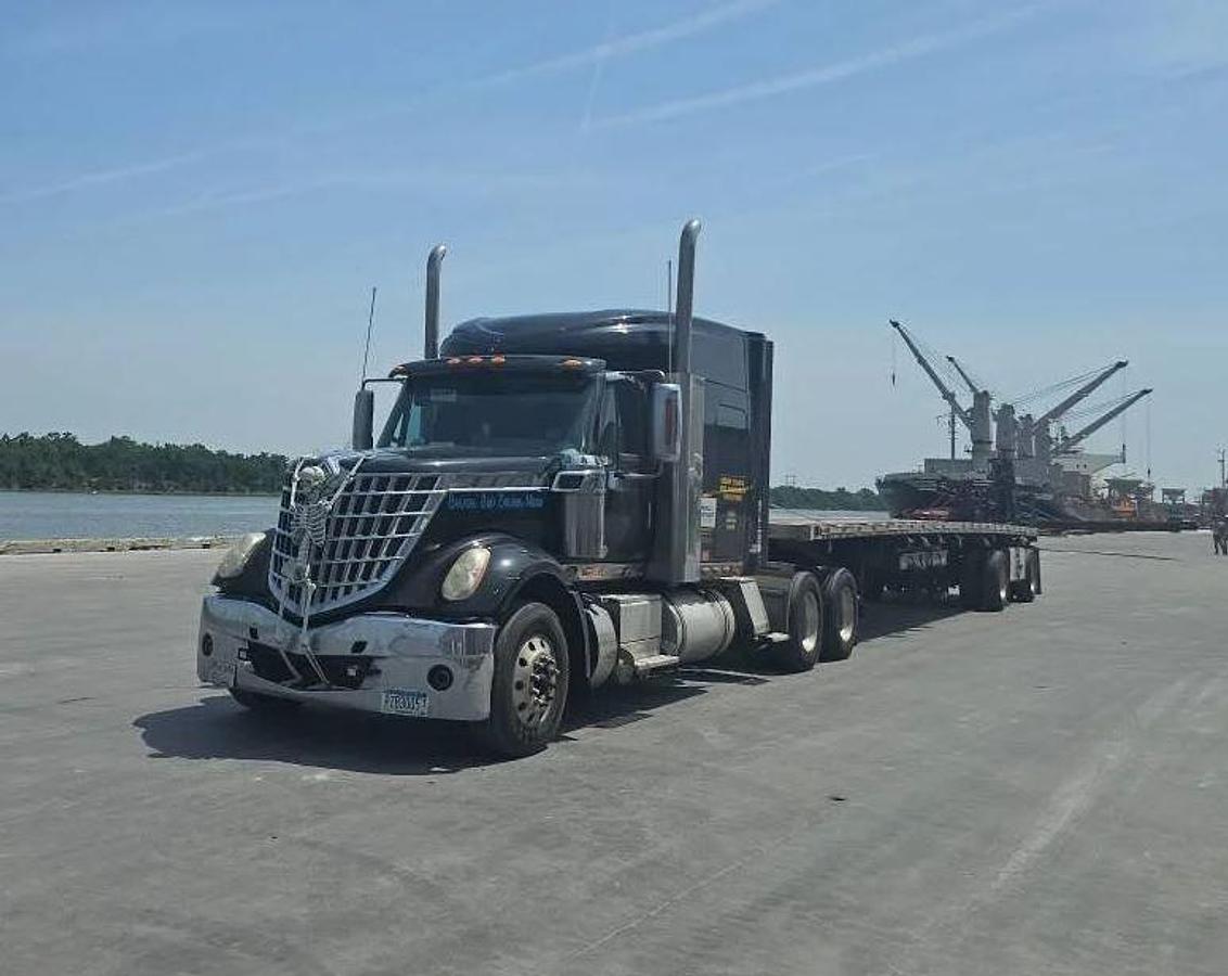 Used 2016 International Lonestar Sleeper Semi Truck