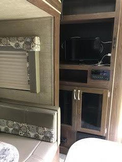 Used 2018 Dutchmen Coleman Light 2305QB