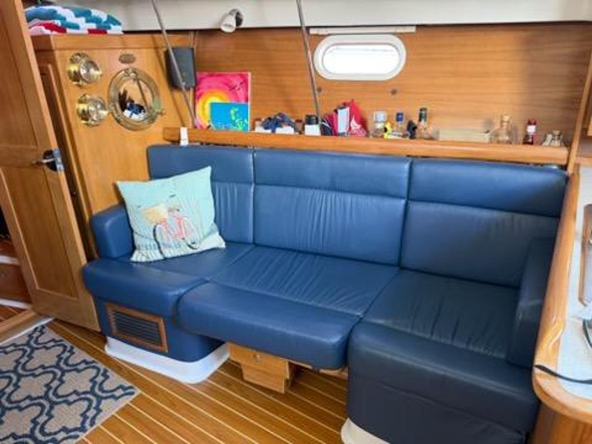 Used 2004 Catalina 350