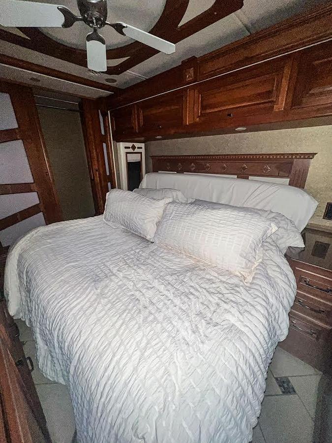 Used 2014 Itasca Meridian 42GQ Class A Motorhome