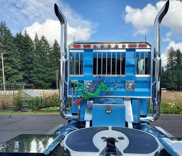 Used 1996 KENWORTH T800 and 2020 Great Dane Dry Van