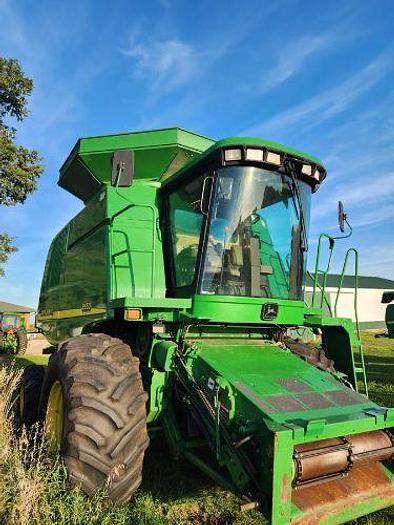 Used 2001 JOHN DEERE 9550 Combine