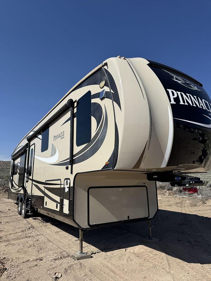 Used 2017 Jayco Pinnacle 36KPTS