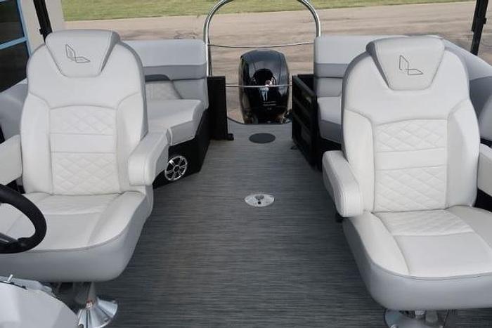 Used 2023 Lowe SS210WT Pontoon