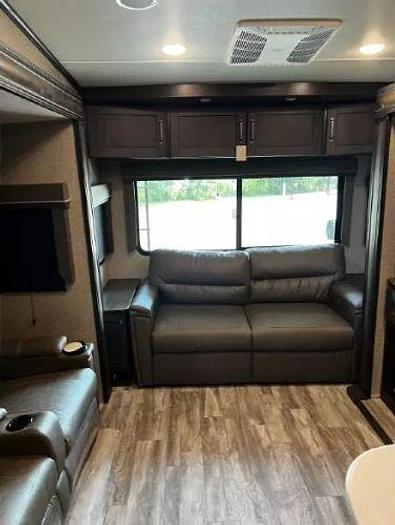 Used 2022 Grand Design Reflection 303RLS