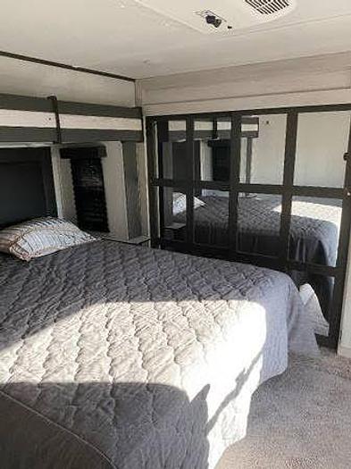 Used 2021 Keystone Sprinter Limited 3190RLS