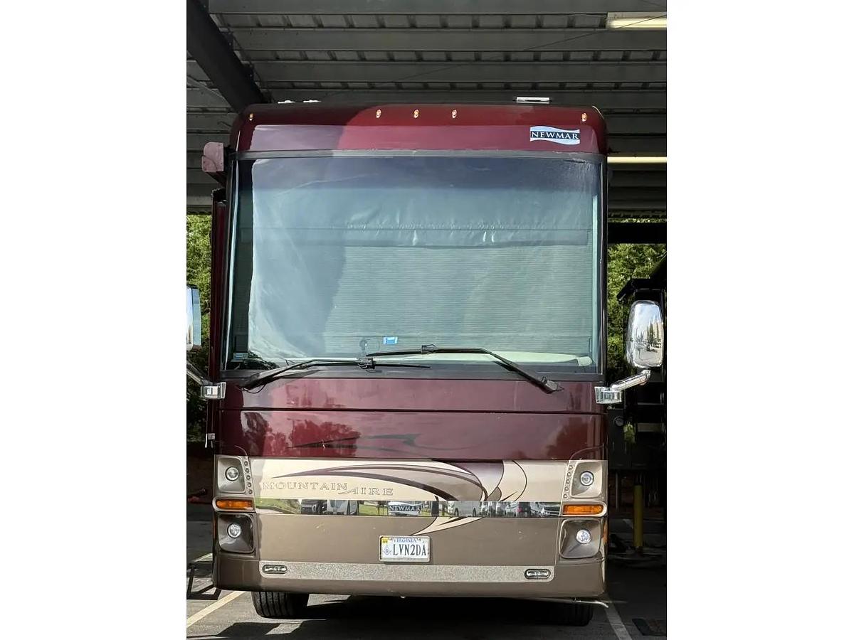 Used 2014 Newmar Mountain Aire 4369