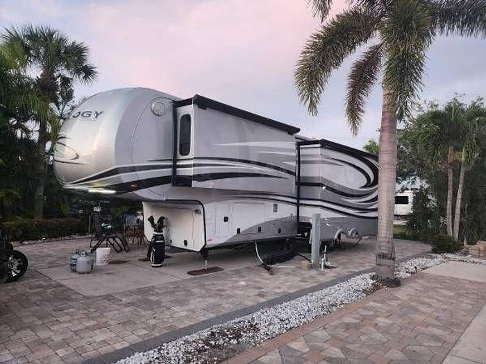 Used 2014 Trilogy Dynamax 3650RL