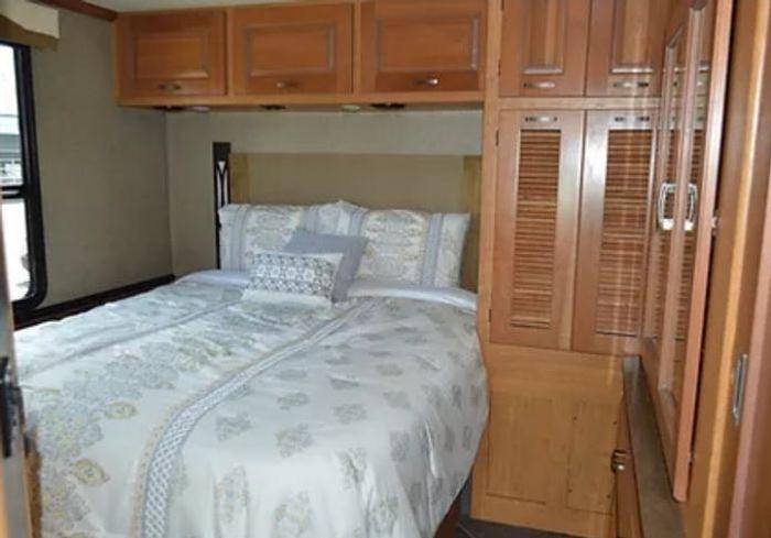 Used 2015 Fleetwood Excursion 35B