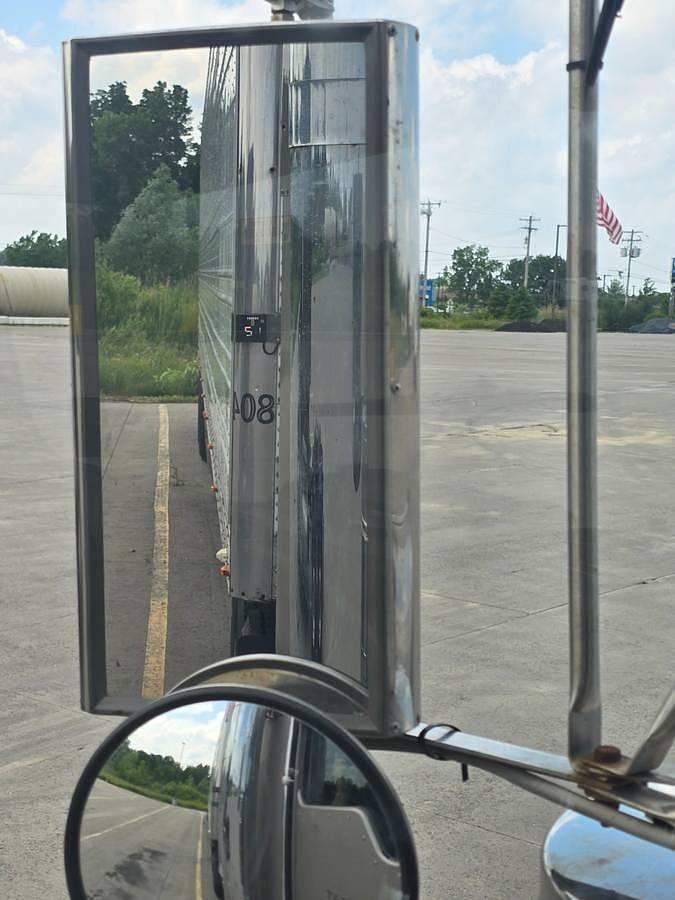 Used 2000 Kenworth W900 with 2015 53ft Utility Reefer Trailer